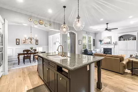 Kitchen - 3800 Heritage Ave, Clovis, CA 93619 photo 6 of 6
