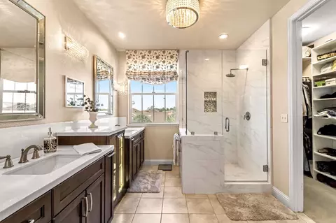 Bath - 3800 Heritage Ave, Clovis, CA 93619 photo 2 of 5
