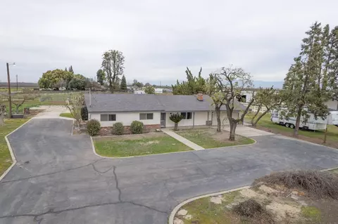 11016 E South Ave, Selma, CA 93662