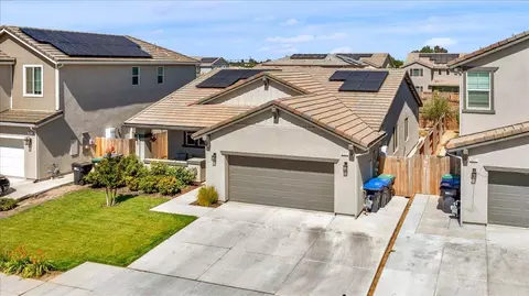 627 S Kandarian Ave, Fowler, CA 93625