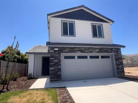 412 W Escalon, Clovis, CA 93612