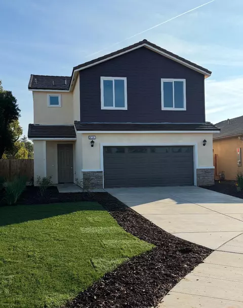 454 W Windsor, Clovis, CA 93612