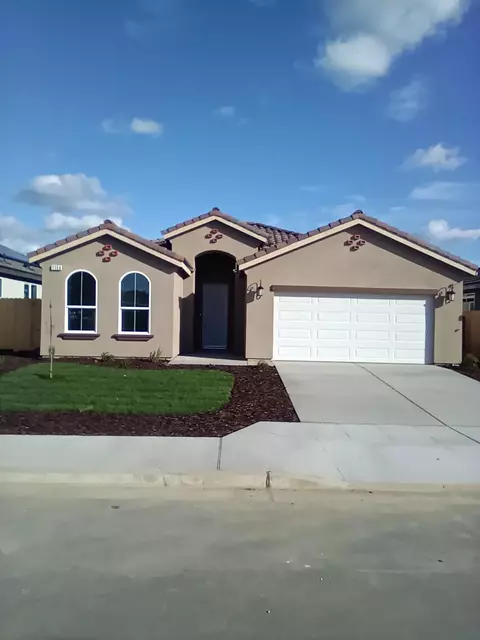 820 Shasta St, Madera, CA 93638