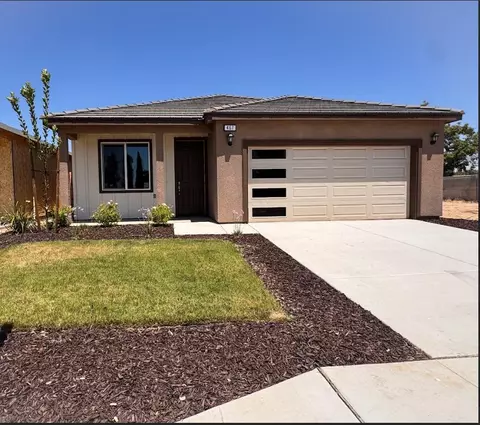 467 W Gibson, Clovis, CA 93612