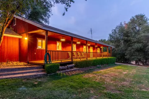 42179 High Point Ct, Ahwahnee, CA 93601