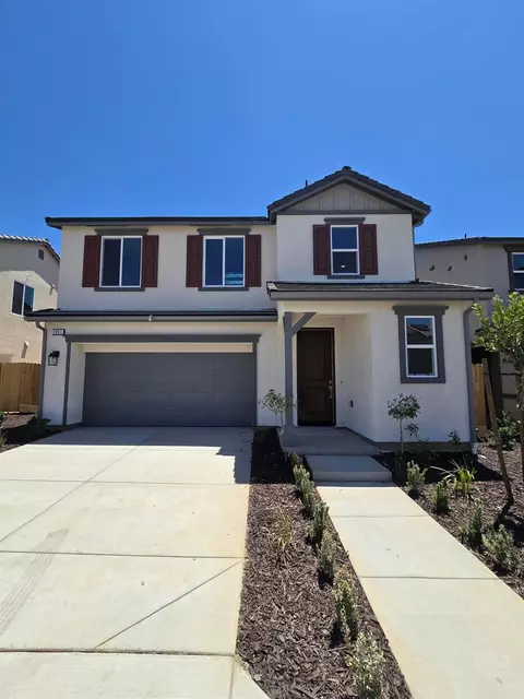 2951 E Tierra Dr, Fresno, CA 93730