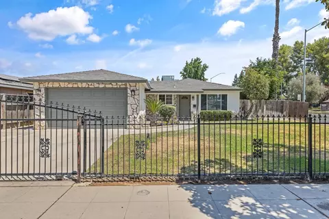 3012 W Santa Ana Ave, Fresno, CA 93722