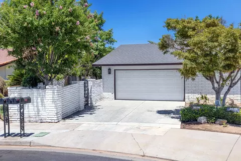 2076 W Calimyrna Ave #102, Fresno, CA 93711