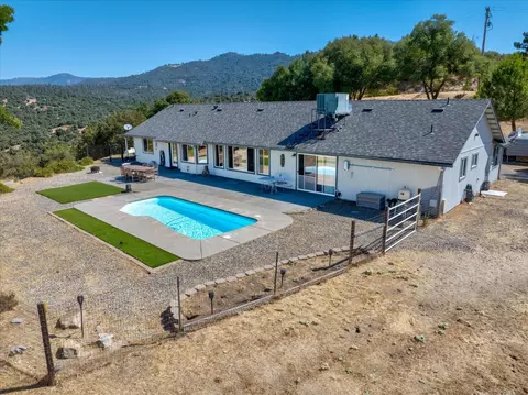 45337 Valley Oak Dr, Ahwahnee, CA 93601