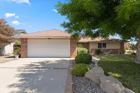 498 Cedar St, Hanford, CA 93230