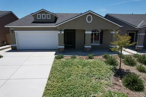 1216 E Orange St, Avenal, CA 93204