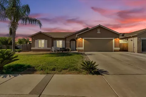 1646 Fort Worth Ave, Dinuba, CA 93618
