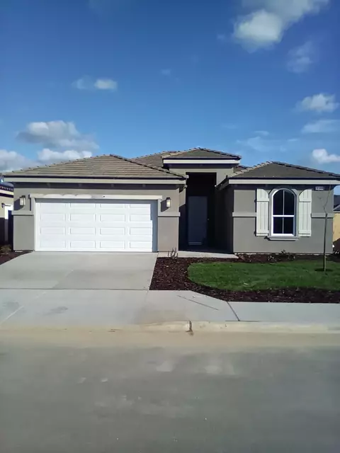 15864 W Ashli Ave, Kerman, CA 93630