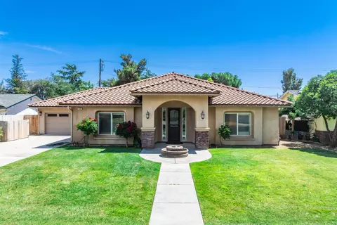 135 N Park Dr, Madera, CA 93637