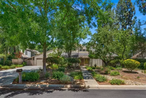 835 E Ashcroft Ave, Fresno, CA 93704