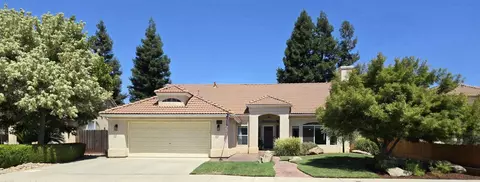 857 Coventry Ave, Clovis, CA 93611