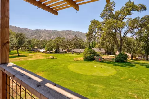 40728 Goldside Dr, Oakhurst, CA 93644