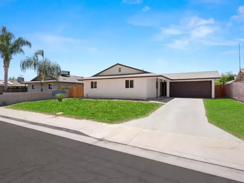 2557 Jackson St, Selma, CA 93662