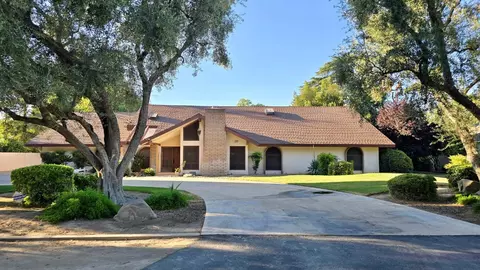 5433 E Geary St, Fresno, CA 93727