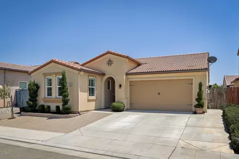 3528 Flint Ave, Clovis, CA 93619