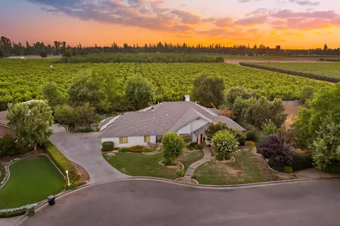 40163 Riverwood Rd, Kingsburg, CA 93631