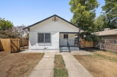 2241 E Clay Ave, Fresno, CA 93701