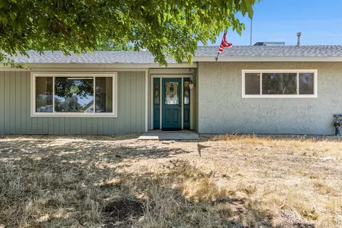 10858 N Armstrong Ave, Clovis, CA 93619