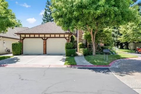 6609 N Dover Ct, Fresno, CA 93711