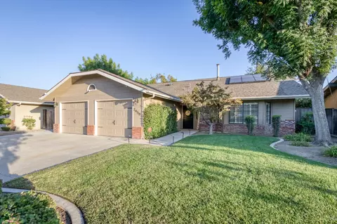 2450 Harold St, Kingsburg, CA 93631