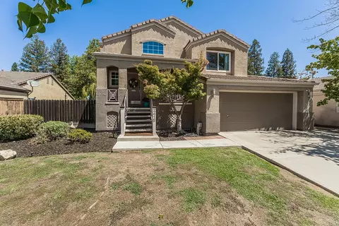 2418 E Jordan Ave, Fresno, CA 93720