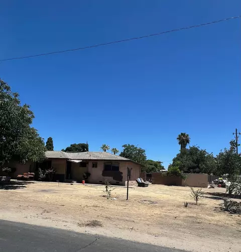 4768 N Third St, Biola, CA 93606