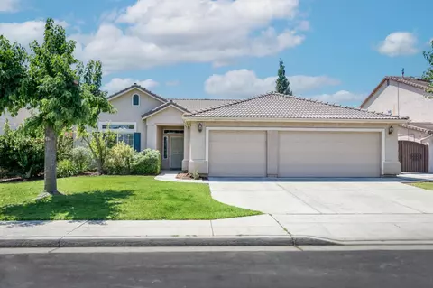 2670 Holland Ave, Clovis, CA 93611