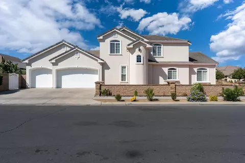 7752 N Gilroy Ave, Fresno, CA 93722