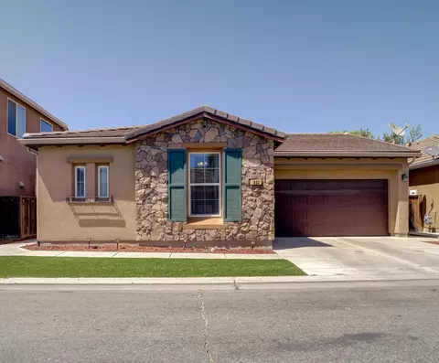 843 Beauregard Ln, Clovis, CA 93619