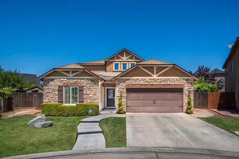 6840 W Lucas Dr, Fresno, CA 93722