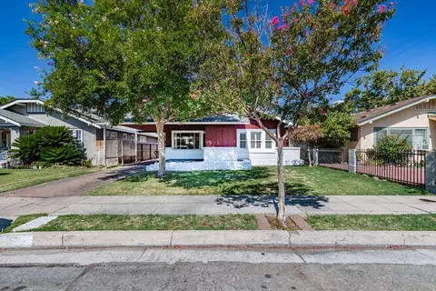 1571 N Wilson Ave, Fresno, CA 93728