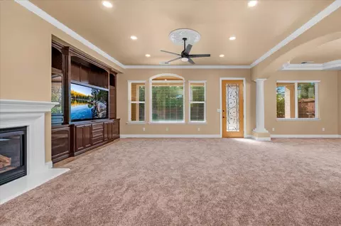 2825 E Quincy Ave, Fresno, CA 93720