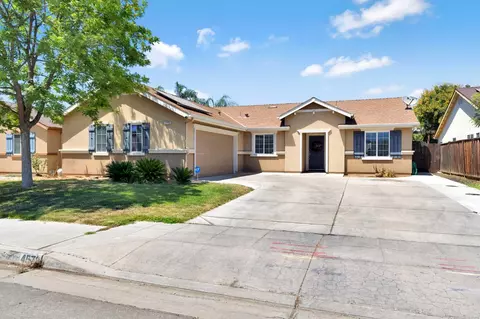 4573 E Burns Ave, Fresno, CA 93725