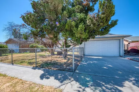4516 E Grove Ave, Fresno, CA 93725