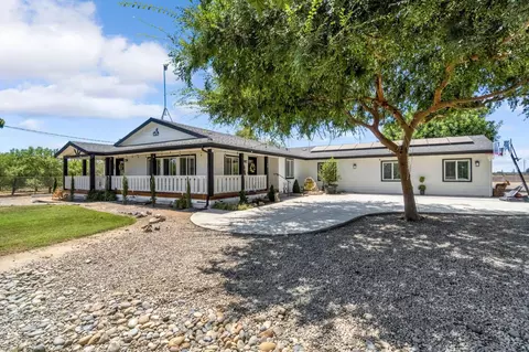 29 S Newmark Ave, Sanger, CA 93657
