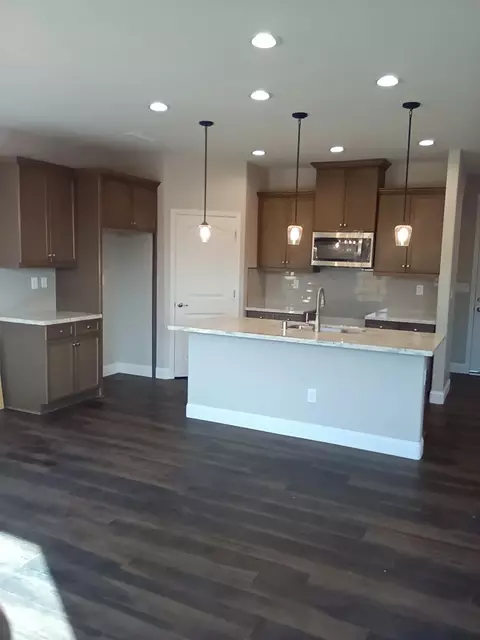 1180 Dandelion Ln, Madera, CA 93638