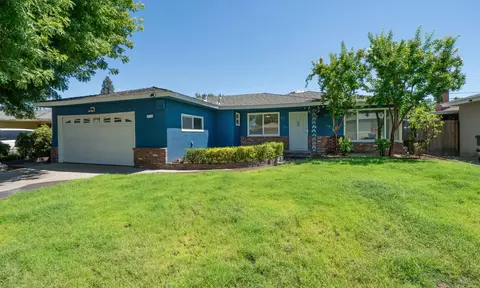 3932 E Pontiac Way, Fresno, CA 93726