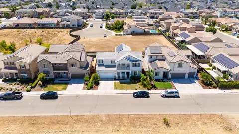 View/Area - 2468 Montana Ave, Clovis, CA 93619 photo 4 of 5
