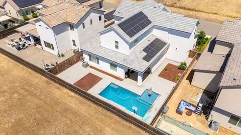View/Area - 2468 Montana Ave, Clovis, CA 93619 photo 1 of 5