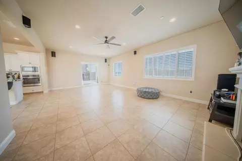 Living - 2468 Montana Ave, Clovis, CA 93619 photo 4 of 4