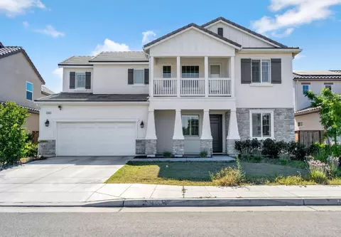 2468 Montana Ave, Clovis, CA 93619