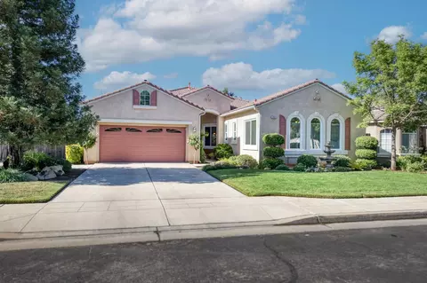 2462 Prescott Ave, Clovis, CA 93619