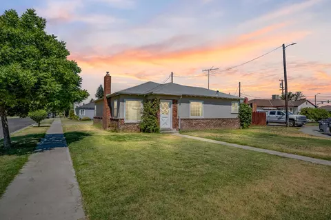 3051 E Simpson Ave, Fresno, CA 93703