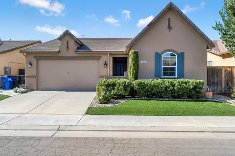 3054 Roberts Ave, Clovis, CA 93619
