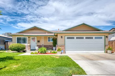 1430 Bush St W, Lemoore, CA 93245